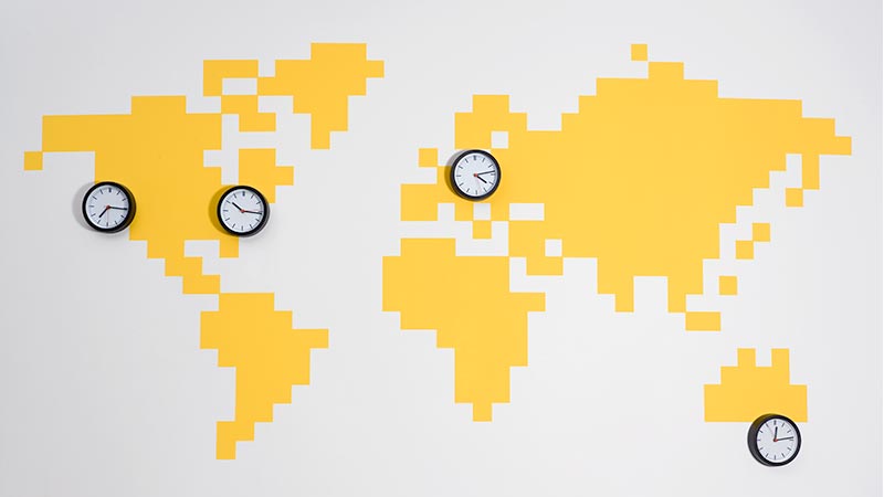 Pixelized global map with clocks on countries
